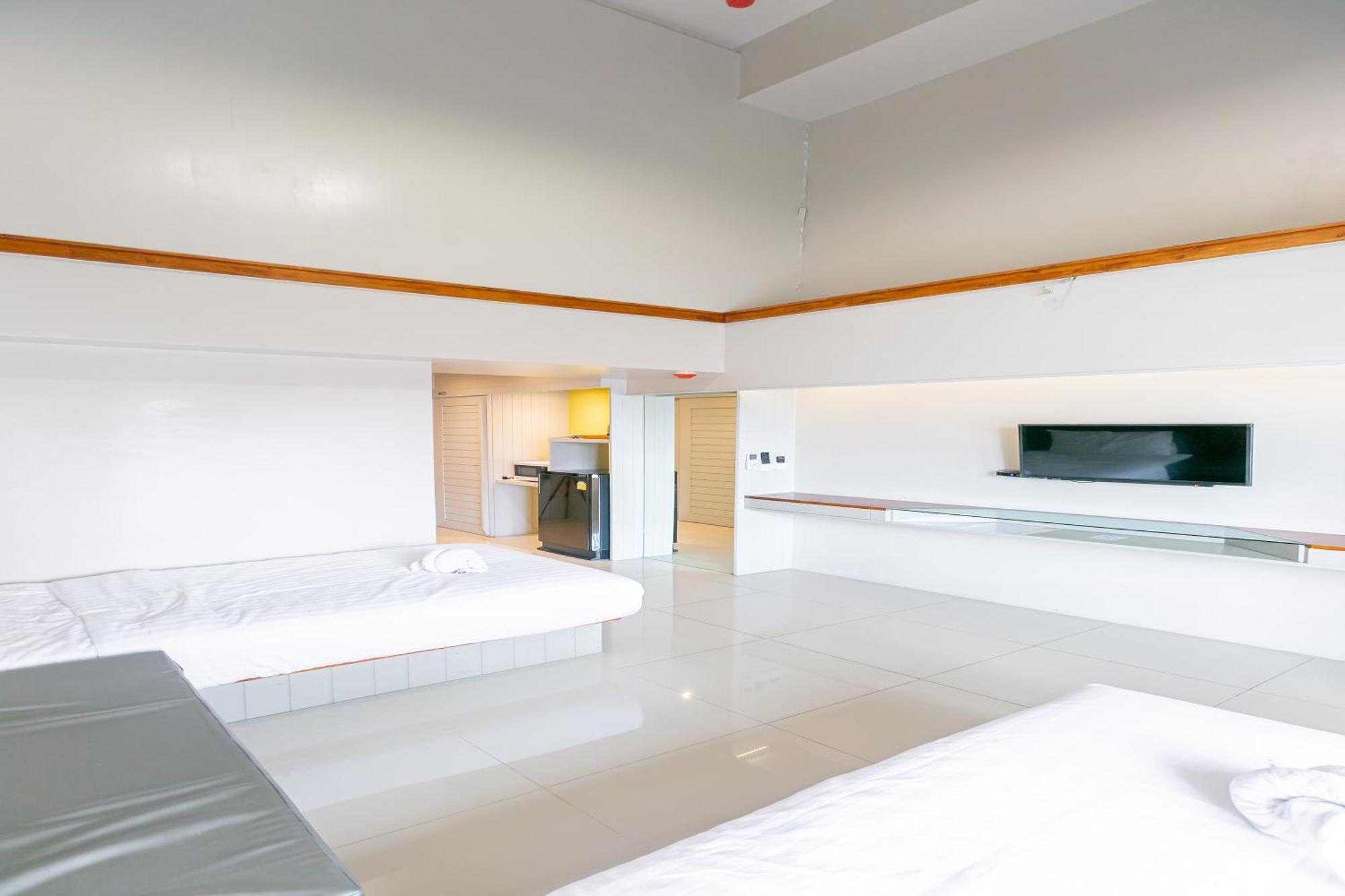 A Room Bangkok Sathorn Exterior photo