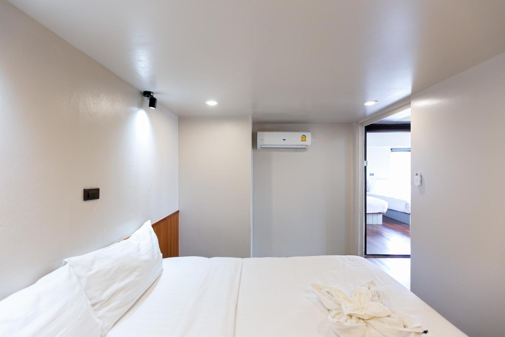 A Room Bangkok Sathorn Exterior photo