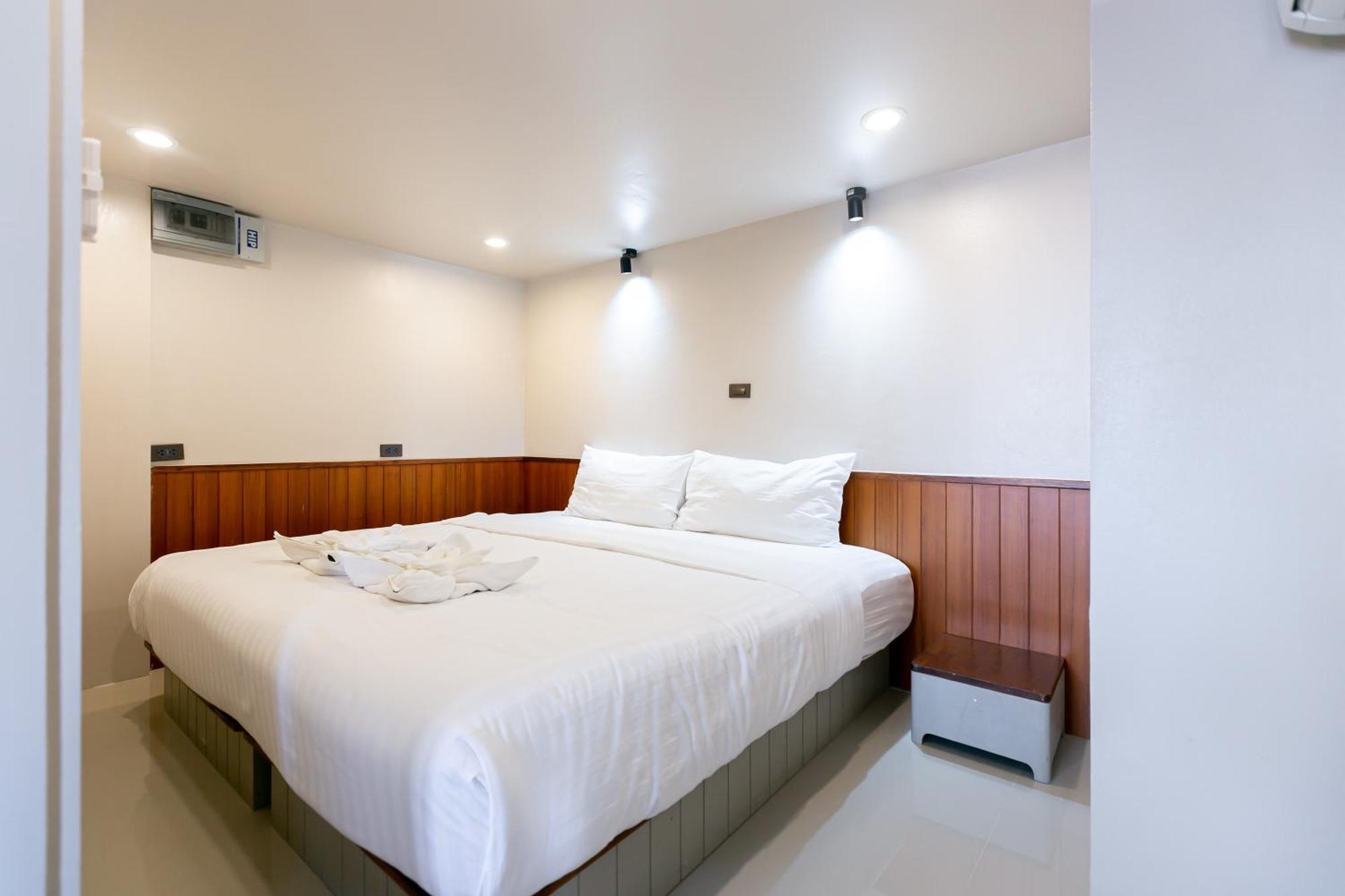 A Room Bangkok Sathorn Exterior photo