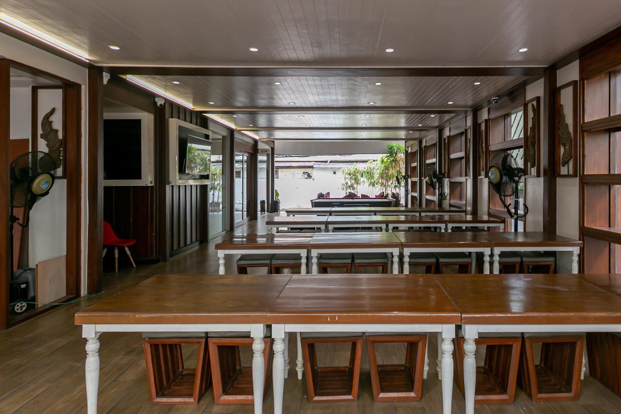 A Room Bangkok Sathorn Exterior photo